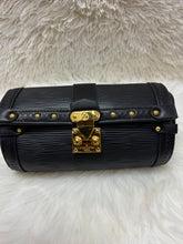 Load image into Gallery viewer, Louis Vuitton Black Side Bag